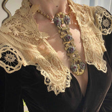 Royal Feathers Bookchain Pendant