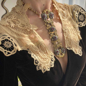 Royal Feathers Bookchain Pendant