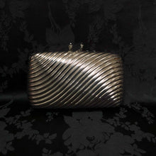 Serpentine Clutch